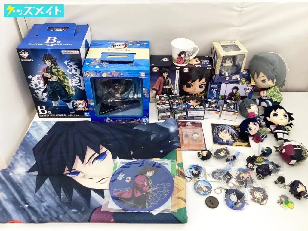 鬼滅の刃 グッズ 冨岡義勇 缶バッジ ぬいぐるみ フィギュア アクキー 他